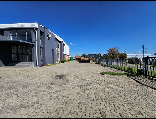 1,145M² WAREHOUSE TO LET IN HALFWAY HOUSE